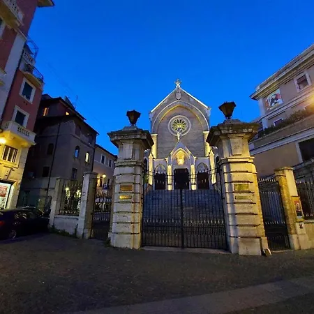 Free Breakfast- Cozy Steps From The Colosseo Daire
