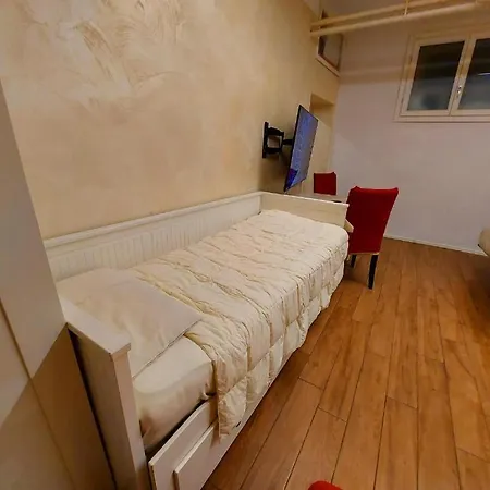 Free Breakfast- Cozy Steps From The Colosseo Roma